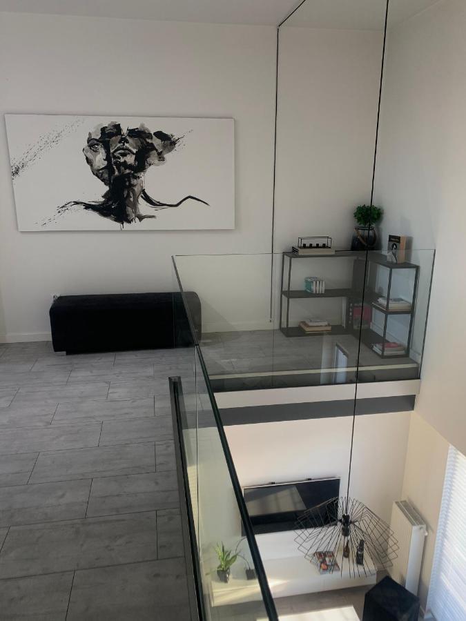 Appartamento Two-Levels Penthouse With A Garden In The City Center Łódź Esterno foto