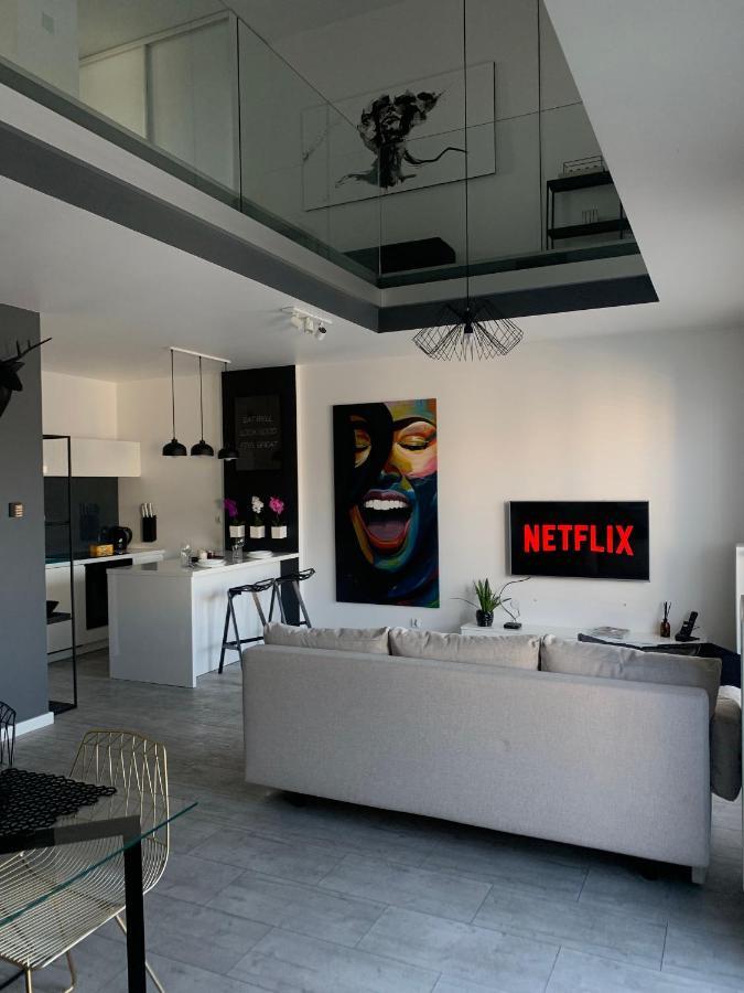 Appartamento Two-Levels Penthouse With A Garden In The City Center Łódź Esterno foto