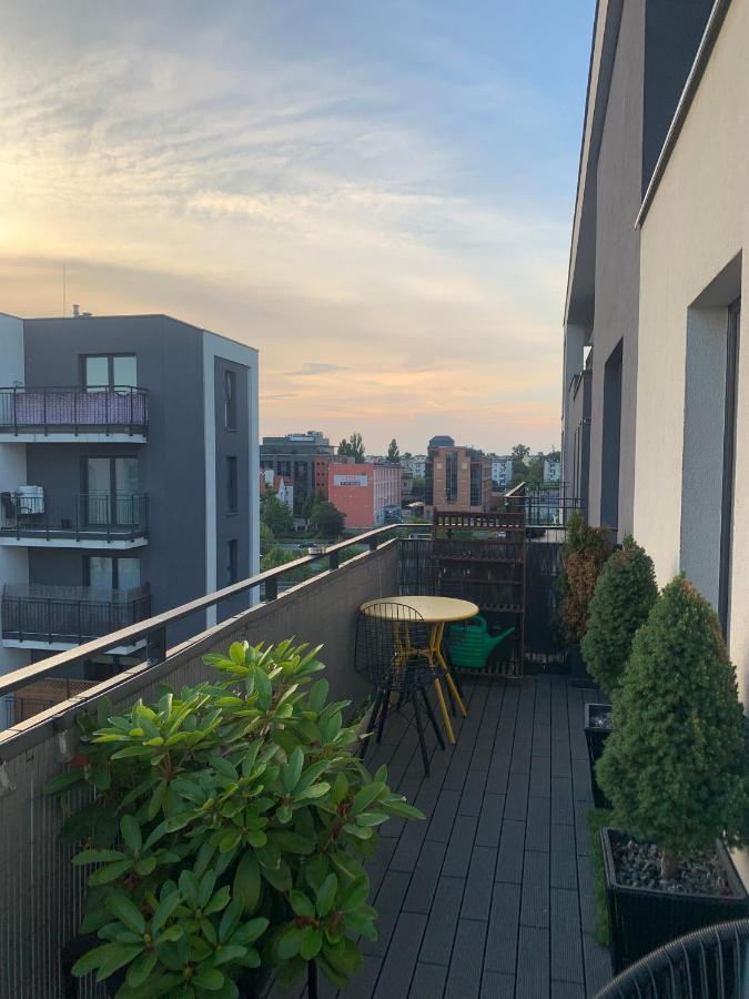 Appartamento Two-Levels Penthouse With A Garden In The City Center Łódź Esterno foto