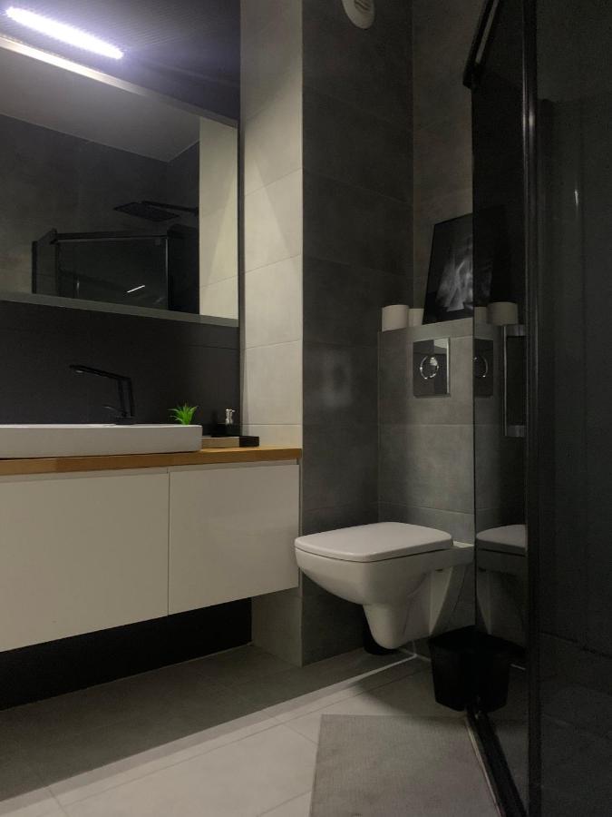 Appartamento Two-Levels Penthouse With A Garden In The City Center Łódź Esterno foto