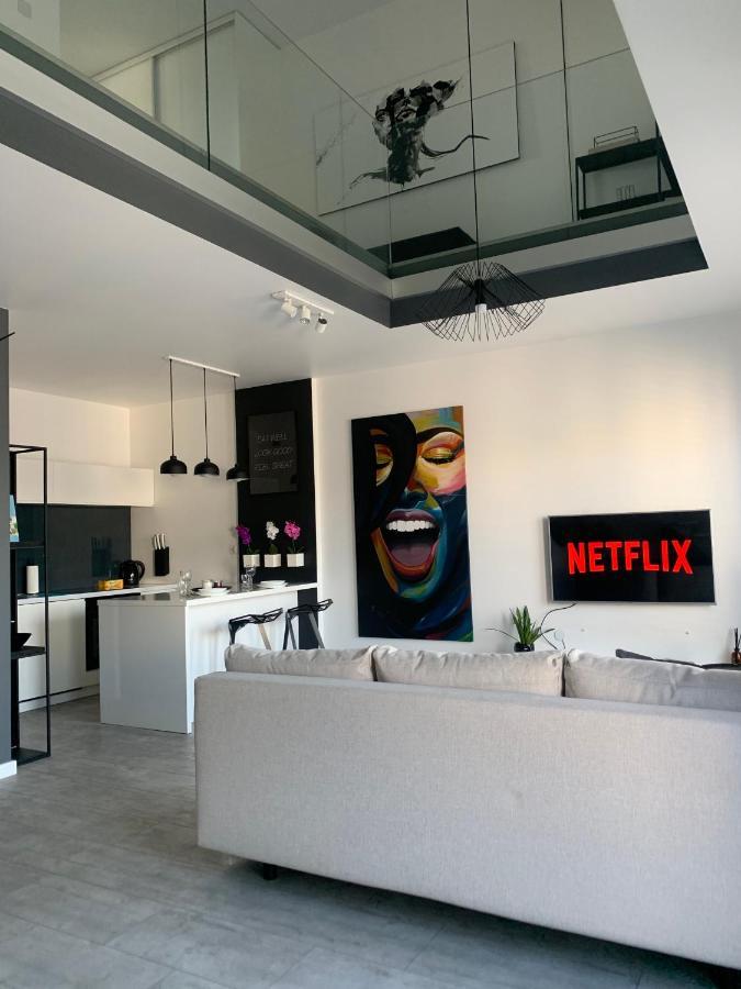 Appartamento Two-Levels Penthouse With A Garden In The City Center Łódź Esterno foto